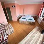 N - Klid, Atmosfera A Zazitek