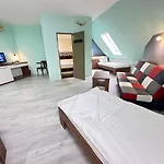 N - Klid, Atmosfera A Zazitek 3*