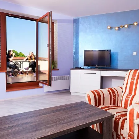 N - Klid, Atmosfera A Zazitek 3*