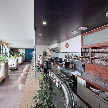 N - Klid, Atmosfera A Zazitek Hotel