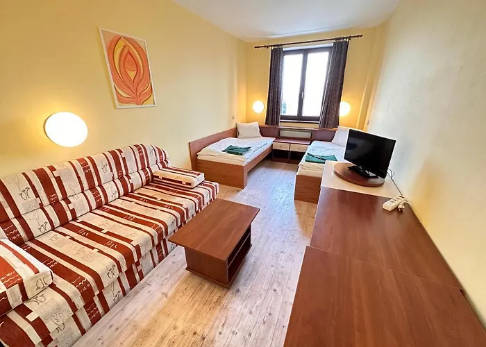 N Hotell 3*